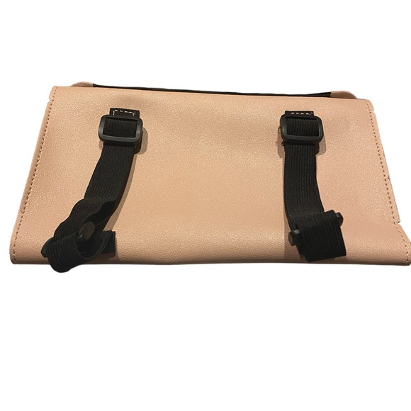 Facial tissue holder pink for car. Attaches to visor - Picture 4 of 5